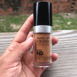 Makeup Forever Ultra HD Foundation Y435